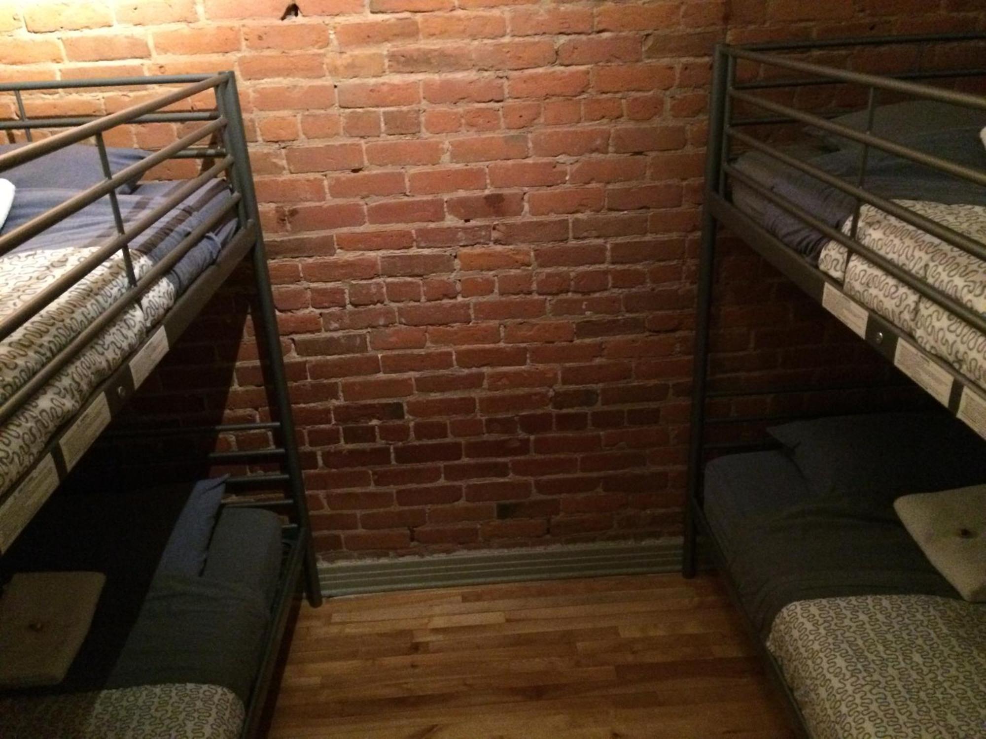 Auberge Pvt Hostel มอนทรีอัล ภายนอก รูปภาพ